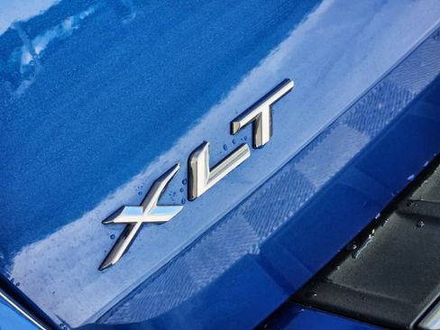 Used 2022 Ford Explorer XLT w/ Equipment Group 202A AWD/4WD image 10
