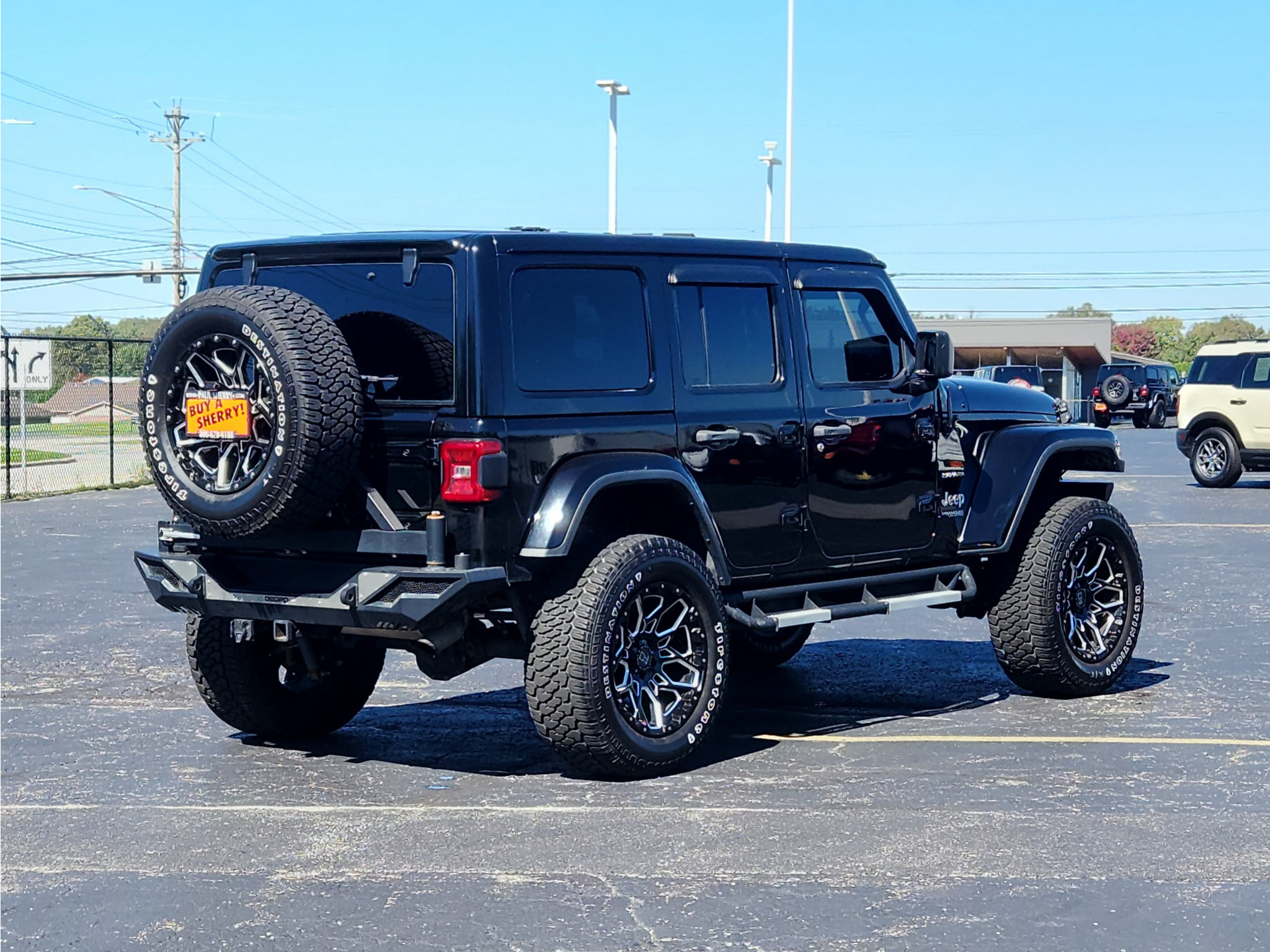 Used 2019 Jeep Wrangler Unlimited Sahara AWD/4WD image 9