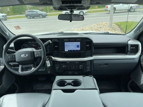 Used 2024 Ford F550 4x4 Crew Cab Super Duty image 15