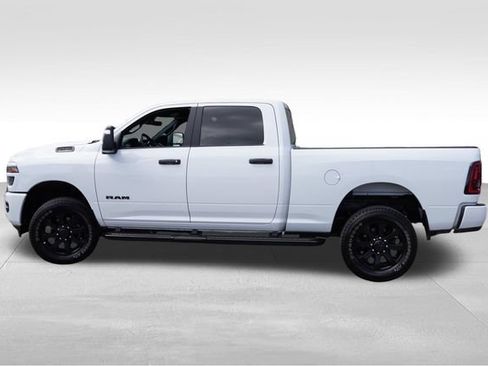 Used 2025 RAM 2500 Big Horn AWD/4WD image 9