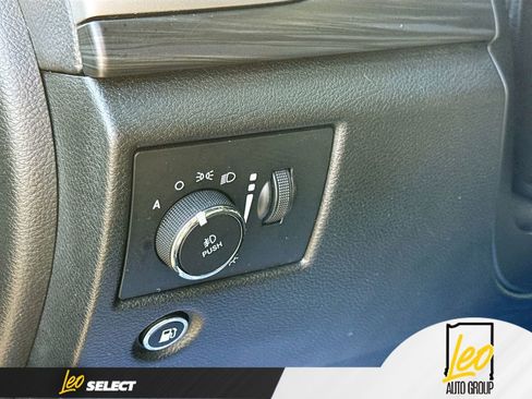 Used 2022 Jeep Grand Cherokee Laredo X image 10