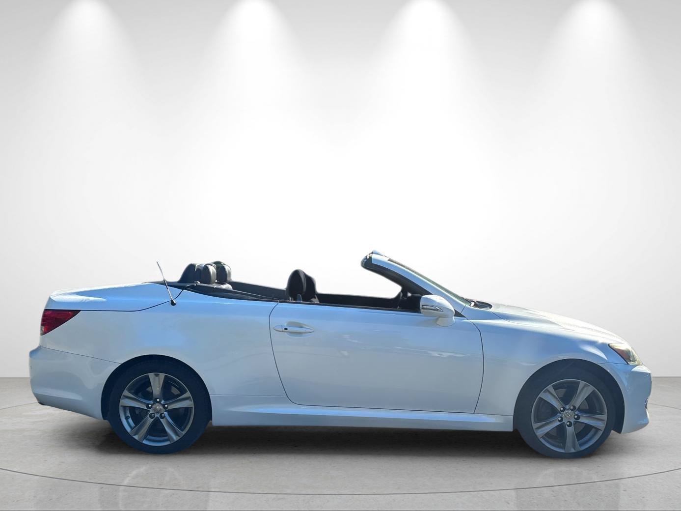 Used 2013 Lexus IS 350C w/ Luxury Pkg RWD image 6