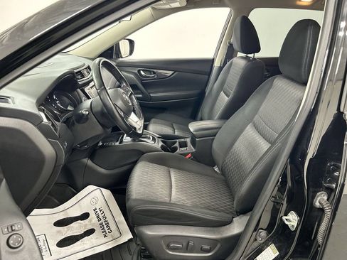 Used 2020 Nissan Rogue SV w/ Sun & Sound Touring Package AWD/4WD image 9
