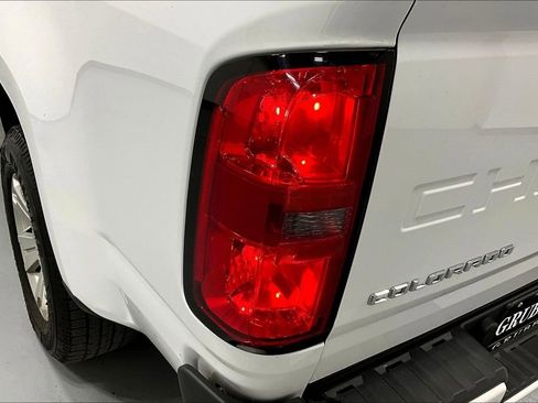 Used 2022 Chevrolet Colorado LT w/ Fleet Safety Package image 38