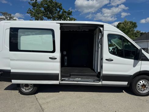 Used 2020 Ford Transit 250 Medium Roof AWD w/ Load Area Protection Package image 13