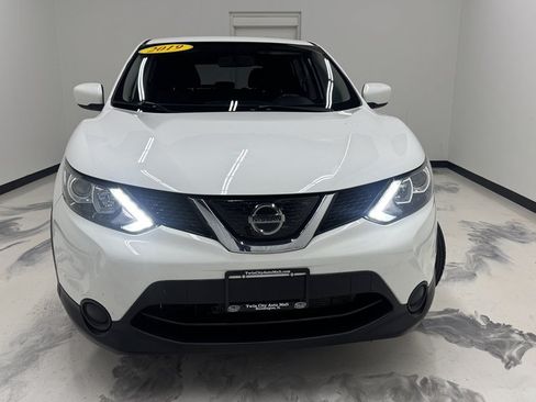 Used 2019 Nissan Rogue Sport S AWD/4WD image 3