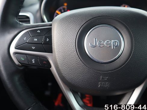 Used 2019 Jeep Grand Cherokee Altitude image 20