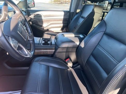 Used 2018 GMC Yukon Denali image 8