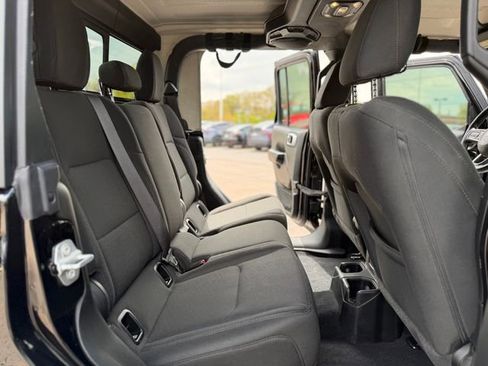 Used 2021 Jeep Gladiator Sport AWD/4WD image 14