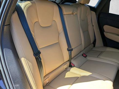 Used 2023 Volvo XC60 B5 Ultimate image 17