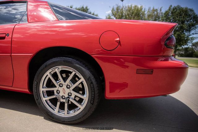 Used 2002 Chevrolet Camaro Z28 w/ SS Performance/Appearance Pkg RWD image 5