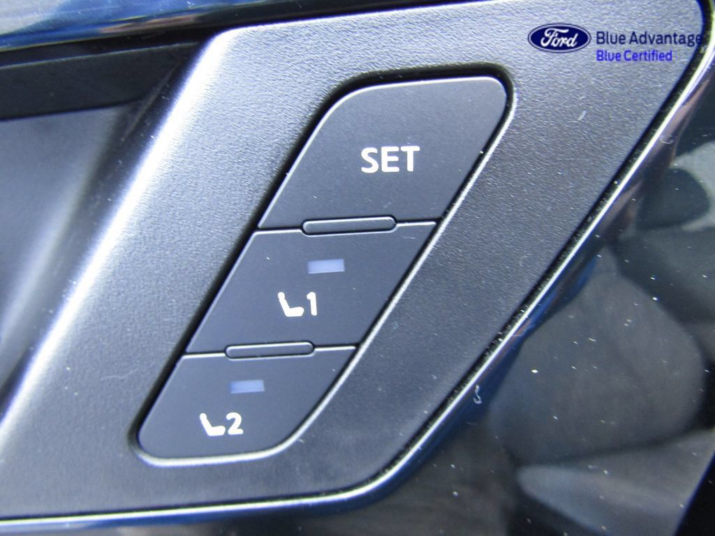 Used 2024 Mitsubishi Outlander SEL AWD/4WD image 26