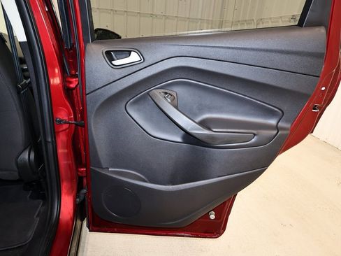 Certified 2019 Ford Escape SE image 17