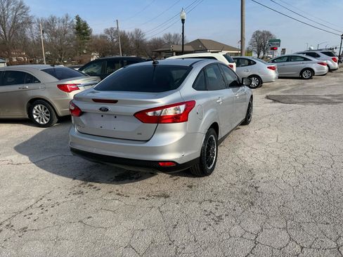 Used 2012 Ford Focus SE image 4