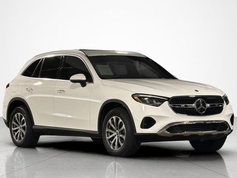 Used 2025 Mercedes-Benz GLC 300 image 7