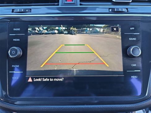 Certified 2022 Volkswagen Tiguan SE R-Line image 25