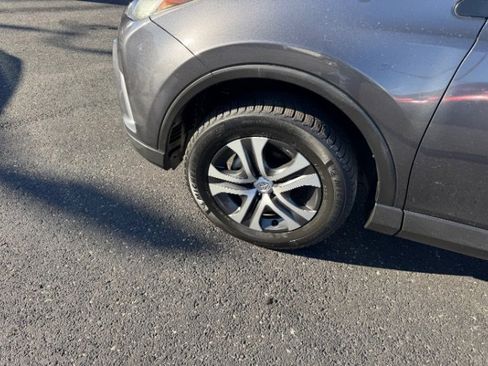 Used 2018 Toyota RAV4 LE image 8