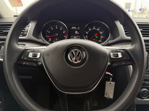 Used 2017 Volkswagen Passat 1.8T S image 21