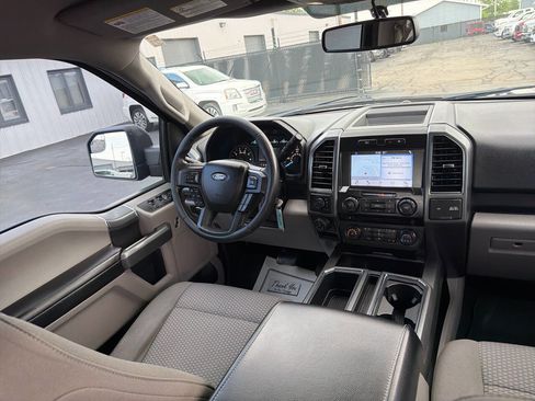 Used 2017 Ford F150 XLT w/ Equipment Group 302A Luxury AWD/4WD image 19