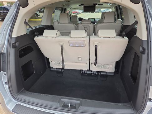 New 2026 Honda Odyssey Touring image 7