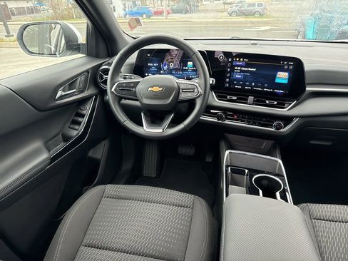 Used 2025 Chevrolet Equinox LT image 11