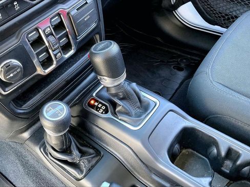 Certified 2022 Jeep Gladiator Sport AWD/4WD image 31