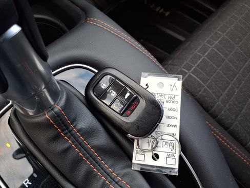 Used 2023 Honda HR-V Sport image 11