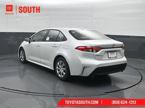 Used 2026 Toyota Corolla LE FWD image 8