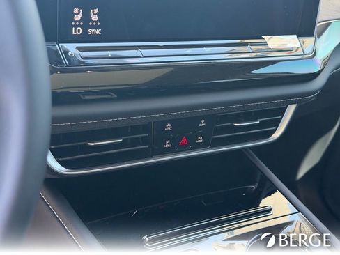New 2026 Volkswagen Atlas SE FWD image 21