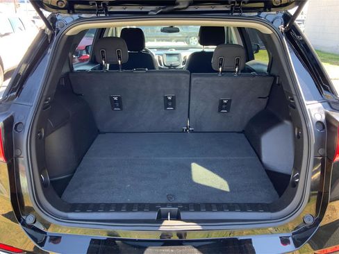 Used 2018 Chevrolet Equinox LT image 12