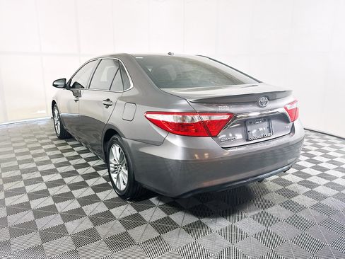 Used 2016 Toyota Camry SE FWD image 5