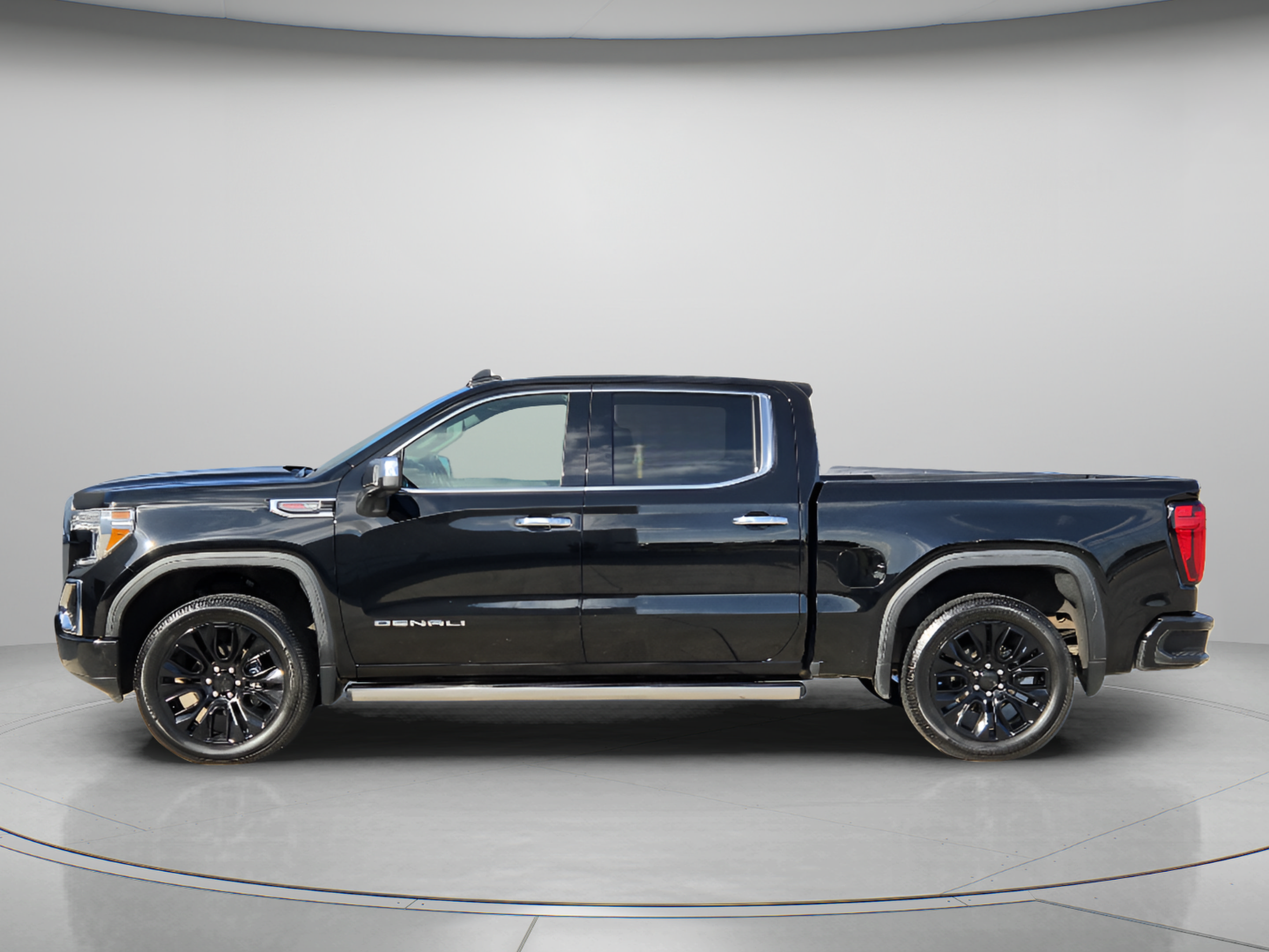 Used 2020 GMC Sierra 1500 Denali w/ Denali Ultimate Package AWD/4WD image 2