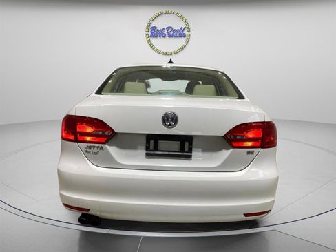 Used 2014 Volkswagen Jetta SE image 4