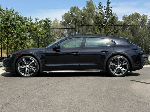Certified 2023 Porsche Taycan 4 Cross Turismo image 2