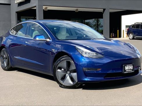 Used 2019 Tesla Model 3 image 1