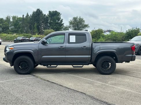 Used 2022 Toyota Tacoma SR AWD/4WD image 4