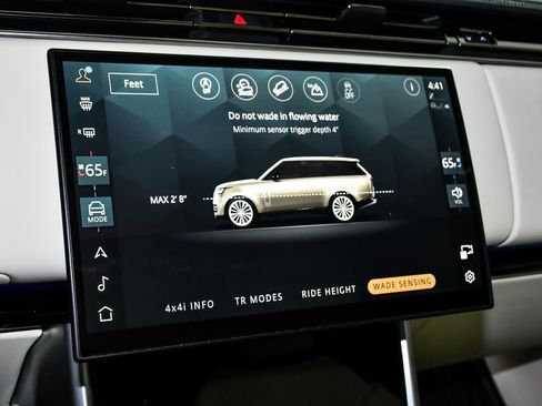 Used 2025 Land Rover Range Rover SE image 42