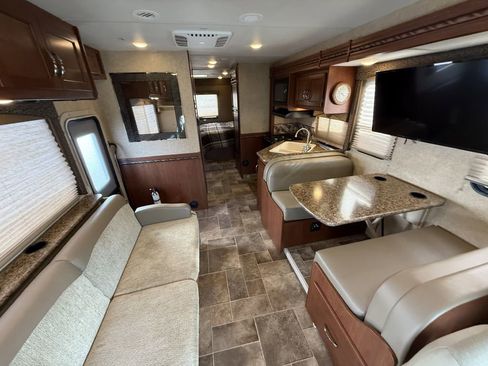 Used 2016 Ford E-450 and Econoline 450 Super Duty w/ Motorhome Prep Package image 75