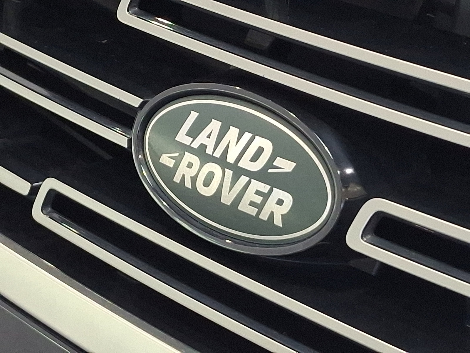 Certified 2025 Land Rover Range Rover SE AWD/4WD image 31