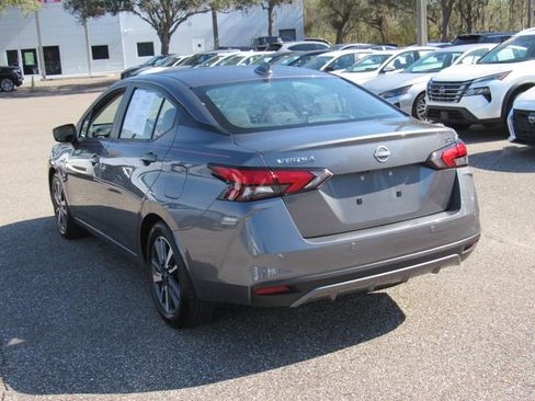 Certified 2023 Nissan Versa SV image 5