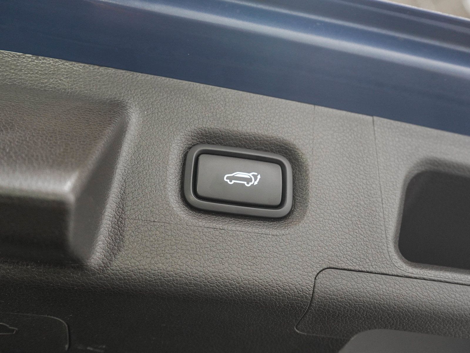 Used 2020 Hyundai Santa Fe Limited AWD/4WD image 11