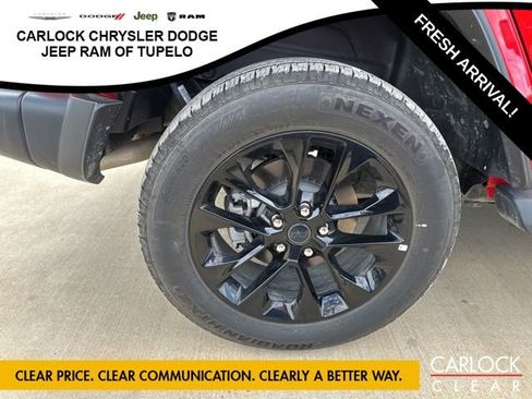 Used 2025 Jeep Wrangler Sahara image 10