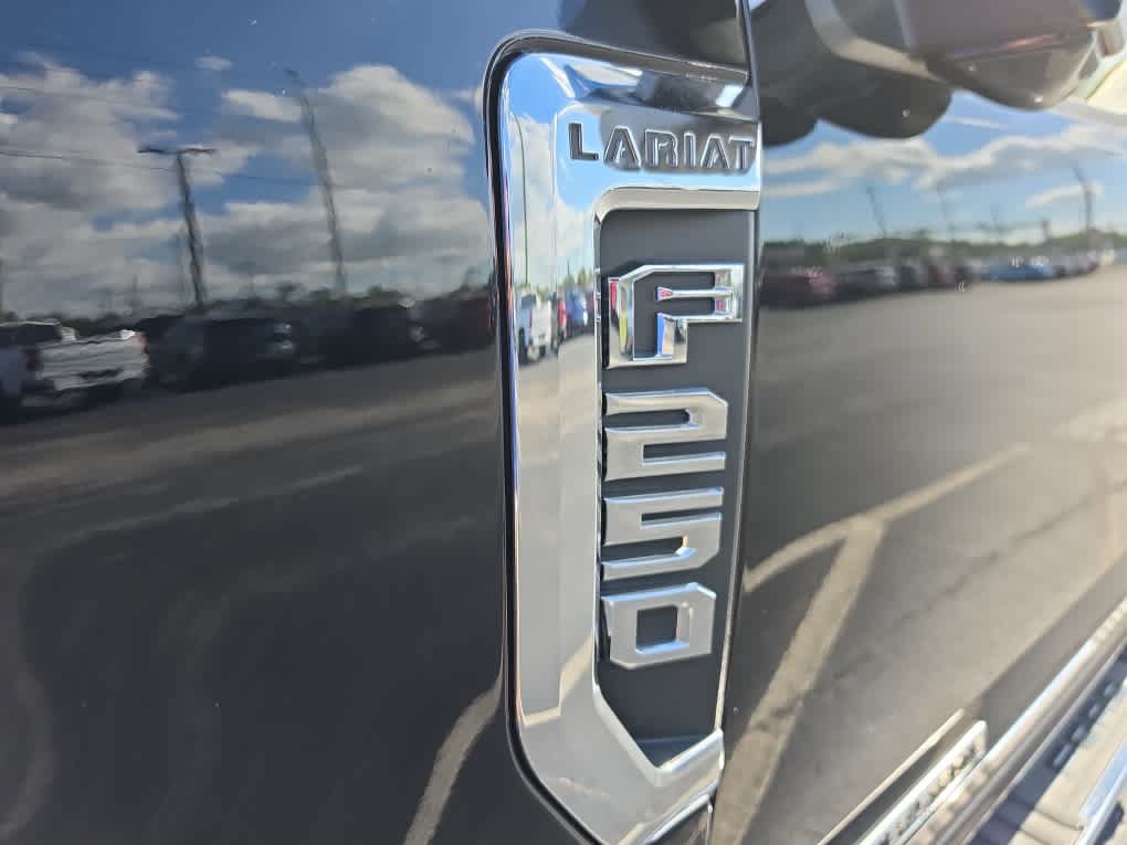 Used 2022 Ford F250 Lariat w/ Lariat Ultimate Package AWD/4WD image 12