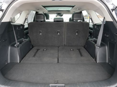 Certified 2021 Kia Sorento S w/ Panoramic Sunroof Package image 18