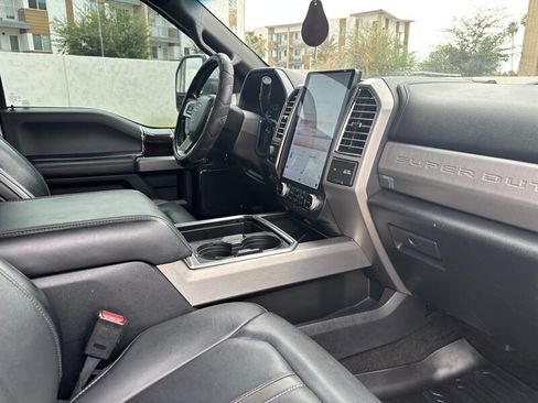 Used 2017 Ford F250 Platinum w/ Platinum Ultimate Package AWD/4WD image 30