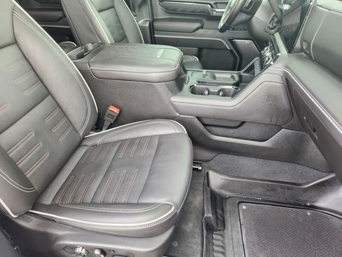 Used 2025 GMC Sierra 2500 AT4X AWD/4WD image 15