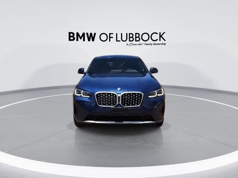 Used 2023 BMW X4 xDrive30i AWD/4WD image 3