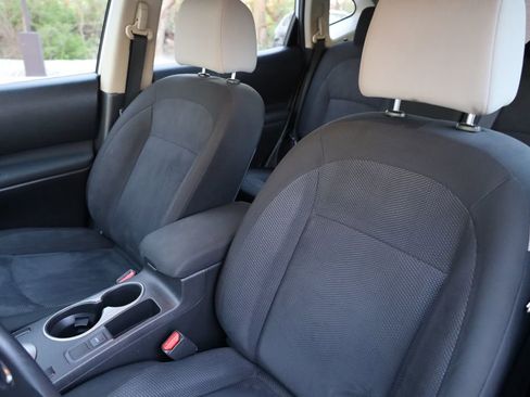 Used 2014 Nissan Rogue S image 13