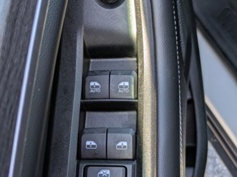 Used 2025 Jeep Grand Cherokee L Limited w/ Luxury Tech Group II AWD/4WD image 17