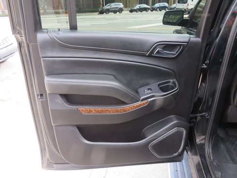 Used 2016 Chevrolet Suburban LTZ AWD/4WD image 31
